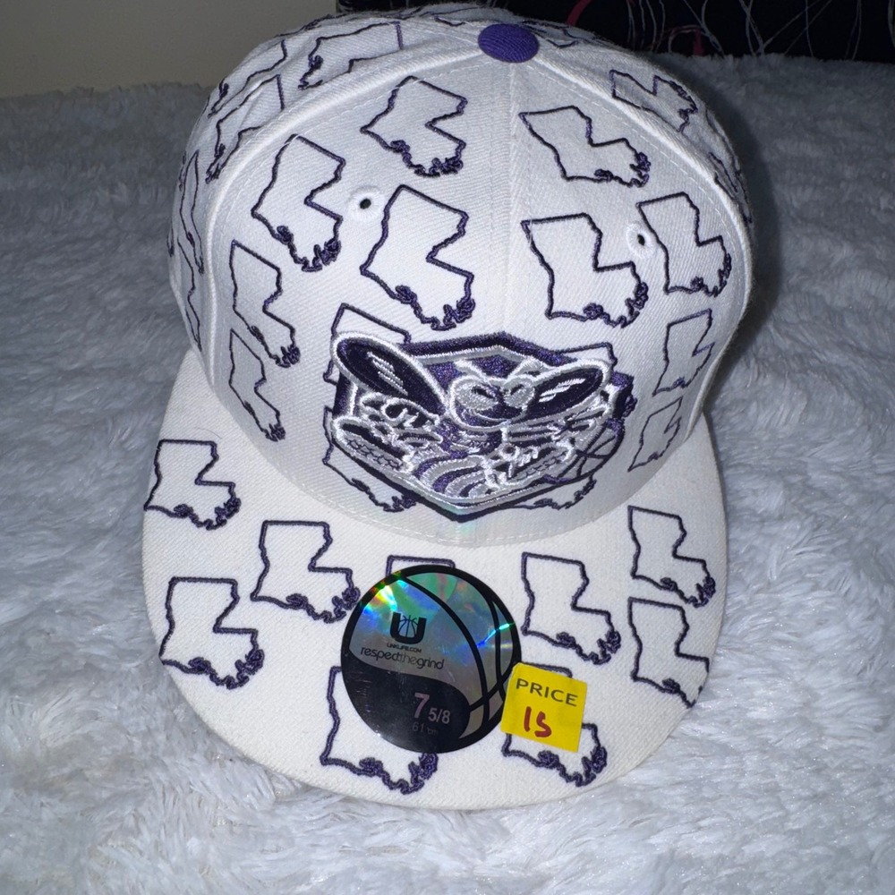 UNK NBA New Orleans Hornets Hat Mens 7 5/8 White Fitted Louisiana All Over